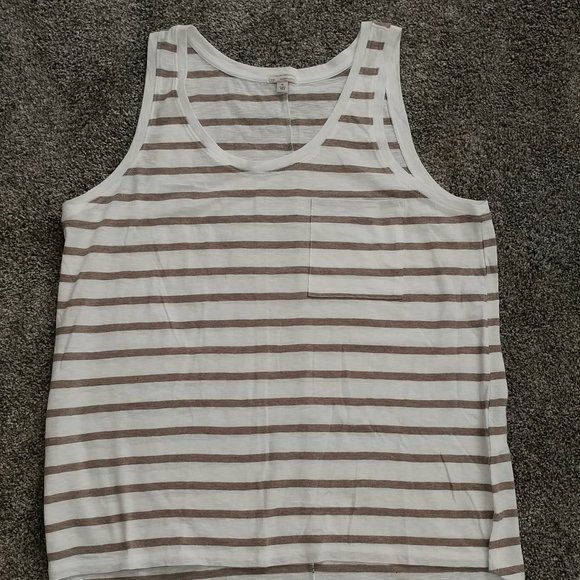 Excellent Pre-Owned Gap  Tank Top, White with a Taupe Stripe. Spring 2014 - Picture 1 of 8